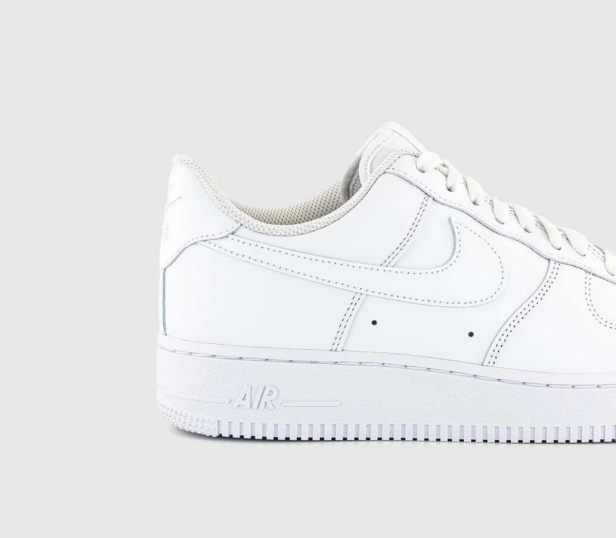 Nike Air Force 1 07 Trainers M - Image 2