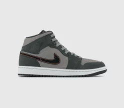 Air Jordan 1 Mid Trainers