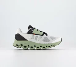 On Running Cloudstratus Trainers